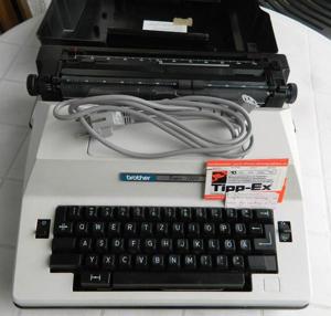 Elektrische Schreibmaschine Brother Bild 1