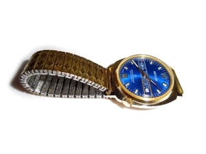 Schöne Armbanduhr von Revlon Bild 2