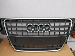 Audi A5 Grill. Bild 1