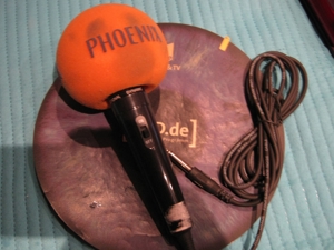 Dynamisches mikrofon mit phoenix   popschutz Bild 1