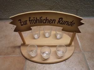 2x Schnaps-Brett   Holz mit Gläsern, NEU + Unbenutzt, Halber 1 2 Meter Schnaps, gerne Einzelverkauf Bild 2