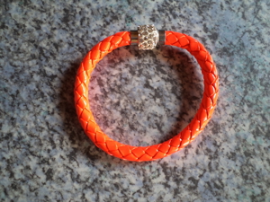 Cooles Kinder Armband   Armreif NEON ORANGE mit stabilem Magnet-Verschluss Glitzer,NEU & UNGETRAGEN