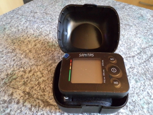 SANITAS Handgelenk-Blutdruckmessgerät  SBC 30 , absolut neuwertig, wenig benutzt, 1a Zustand Bild 2