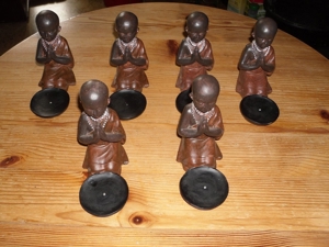 Sechs kleine Buddha Figuren Bild 1