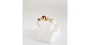 Ring Gelbgold Rubin Diamant Goldschmuck Edelsteine 333er / 8 kt. Bild 5