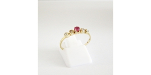 Ring Gelbgold Rubin Diamant Goldschmuck Edelsteine 333er / 8 kt. Bild 2