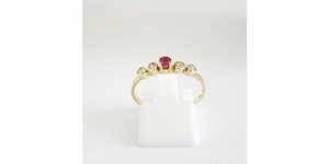 Ring Gelbgold Rubin Diamant Goldschmuck Edelsteine 333er / 8 kt. Bild 3