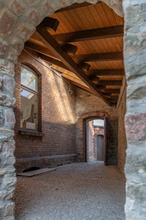 Freie Zimmer im Alten Pfarrhaus - Studieren in Bernburg - Wohnen mit Stil - und Balkon! - Z2 Bild 7