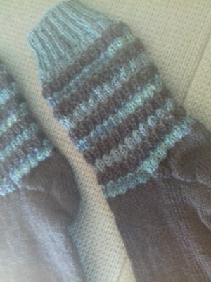 VERSCHIEDENE HANDGESTRICKTE SOCKEN GRÖßE 43  44 NEU