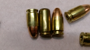 10 Stück 9mm Deko Patrone für zwei Reigen Magazine PAK Schreckschusswaffen Bild 3