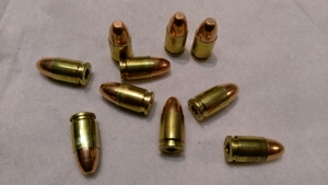 10 Stück 9mm Deko Patrone für zwei Reigen Magazine PAK Schreckschusswaffen Bild 6