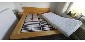 Doppelbett massiv mit Latten-Rost und neuen Matratzen (3 Monate) Gästebett Bild 1