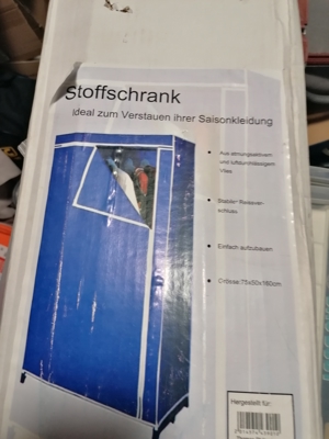 Kleiderschrank für Camping