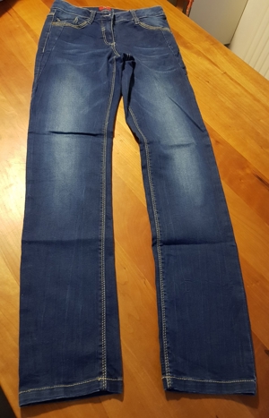 Jeans Suri von S. Oliver Größe 170 / reg (regular)