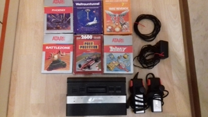 Atari 2600 Konsole mit 2 Joystick, 1Gamepad und 6 Spielen. Bild 1