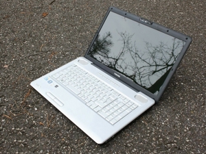 17,3" TOSHIBA Satellite Windows 10 PRO Notebook Laptop 17,3 Zoll Bild 3