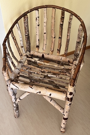 Rustikaler Stuhl aus Birkenholz Bild 2
