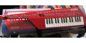 Yamaha SHS -10R, Umhänge - Keyboard Bild 1