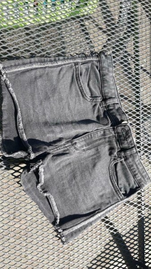 Kurze Hose Jeanshose (grau); H&M; Größe 146 -- TOP!!!