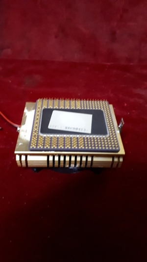 altes CPU-Computerteil Bild 3