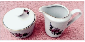 Zuckerdose mit Deckel / Milchkännchen - Porzellan von KAHLA - Mit Blumenmotiven / Goldrand Bild 2