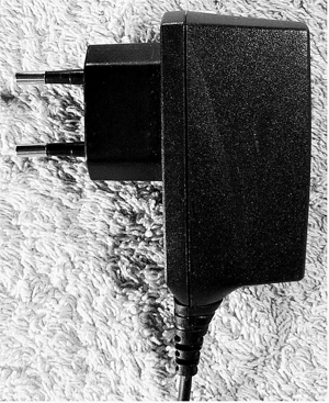 Netzteil / Adapter original Nokia ACP-12E Bild 3 Netzteil / Adapter original Nokia ACP-12E Bild 3