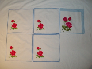5 Taschentücher (bzw. Einstecktücher) aus Stoff für Damen, mit wunderschönen Rosenmotiven Bild 1