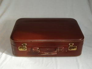 Koffer aus Leder von 1962, rotbraun, knapp 40 Liter Nutzvolumen Bild 1