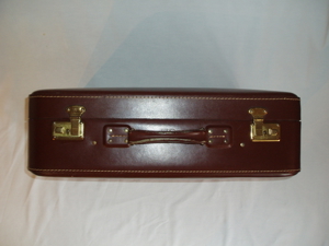 Koffer aus Leder von 1962, rotbraun, knapp 40 Liter Nutzvolumen Bild 4