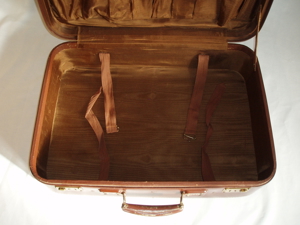 Koffer aus Leder von 1962, rotbraun, knapp 40 Liter Nutzvolumen Bild 8