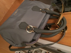 Modische, neuwertige Damen-Handtasche der Marke Marc Cain günstig abzugeben Bild 2
