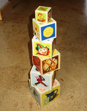 Kinderspielzeug - Schachtelturm Bild 1