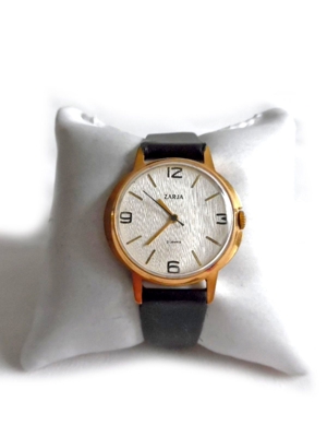 Seltene Armbanduhr von Zarja Bild 1