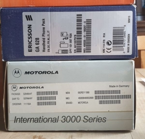 Motorola Knochen neu einzeln 150 EUR + 2x Ericson mit Karton Motorola 3000 Bild 6
