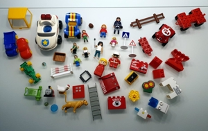 Konvolut Spielzeug: Lego, playmobil, Fisher Price, MEGA BLOCKS... Bild 1