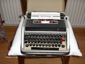 vintage Olivetti Schreibmaschine, Super 8 Zubehör, Halogenleuchte, Trafo