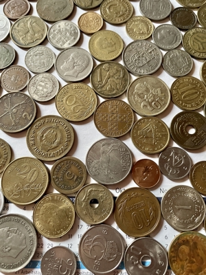 Über 1 kg Münzen, 2 Alben, Europa Ägypten Hongkong 60er 70er 80er Jahre Bild 18