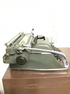 Olympia Schreibmaschine SM2 von 1950 Bild 3