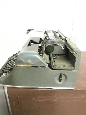 Olympia Schreibmaschine SM2 von 1950 Bild 4