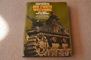 Verkaufe zwei Bücher Der zweite Weltkrieg - Der Schritt über die Grenzen - Band 1 und 2 Bild 1