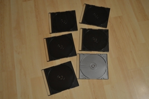 Verkaufe CD/DVD-Hüllen, gebraucht, guter bis sehr guter Zustand, überwiegend Slim Cases Bild 1