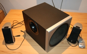 Logitech Z-2300 komplettes Soundsystem Sinusausgangsleistung 200 W Bild 1