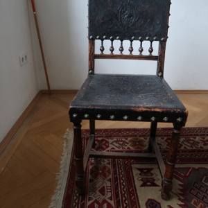 Antiker Stuhl Bild 2