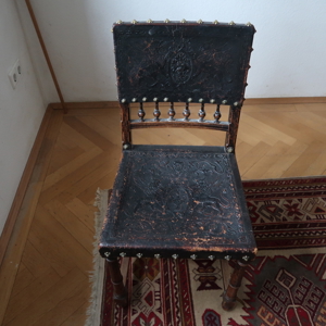 Antiker Stuhl Bild 1