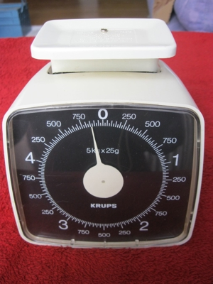 Krups Type 875, 5kg Max, analoge Küchenwaage, Waage, Vintage, Retro Bild 3