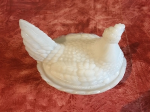 Schale mit Deckel Avon Vintage Milchglas Nesting Huhn im Korb Bild 8