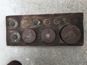 alte antike Eisen Gewichte für Waage verschiedene Waagengewichte kg Deko Bild 8