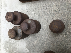 alte antike Eisen Gewichte für Waage verschiedene Waagengewichte kg Deko Bild 7