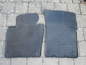 Gummi-Fußmatten VW Passat schwarz, vorne+hinten, li+re., orig.VW Bild 1