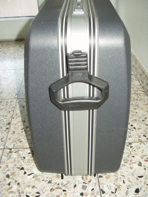 Neuwertiger Hartschalen-Koffer sauber und gepflegt mit Rollen Bild 4